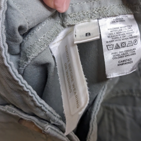 NWOT LOFT Olive Green Washed Twill Shorts Size 4 🌿 - Picture 14 of 16